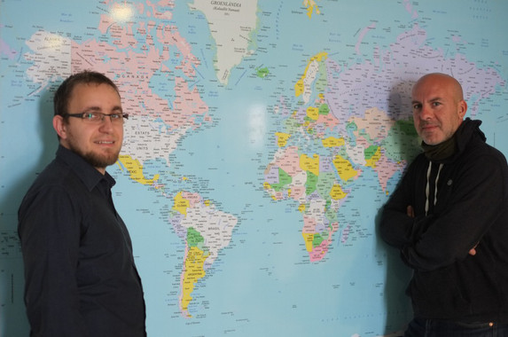 Manlio de Domenico (izquierda) y Alex Arenas, investigadores del Departamento de Ingeniería Informática y Matemáticas. / URV