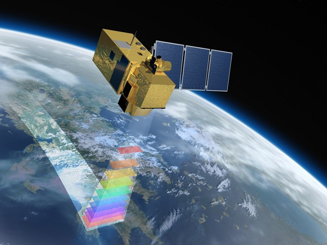 Esta imagen del satélite Sentinel-2A representa la franja y la captura de las 13 bandas espectrales que serán recogidas.