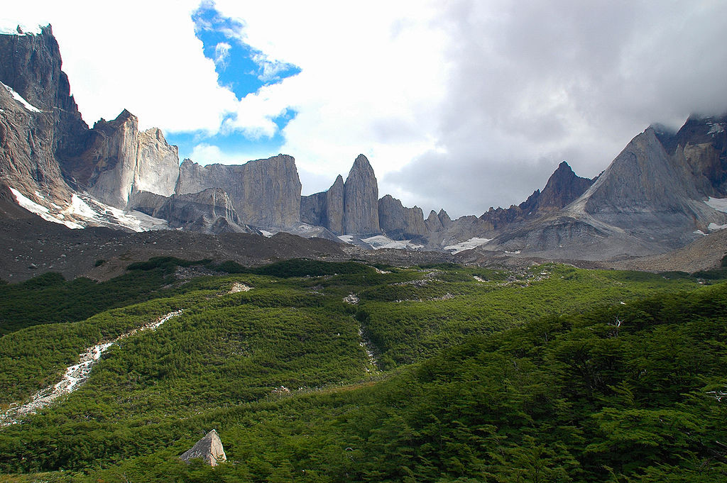 Valle del Francés, Parque Nacional Torres del Paine, Chile (Fuente: Wikipedia)