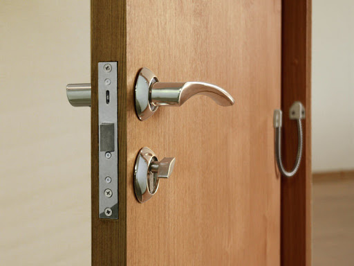 Mejores tipos de cerraduras para puertas de madera